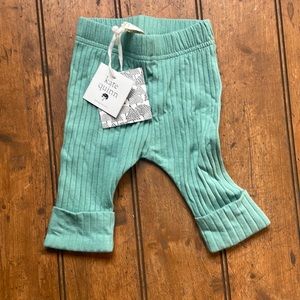 Kate Quinn panda pants